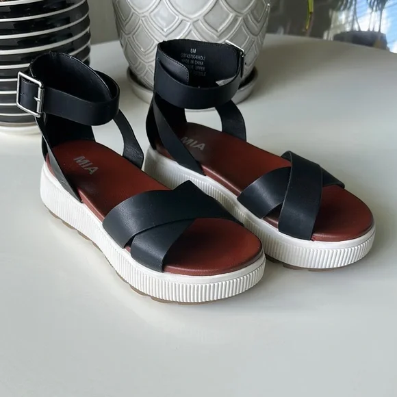 MIA Black and White Platform Sandals - Picture 1 of 5